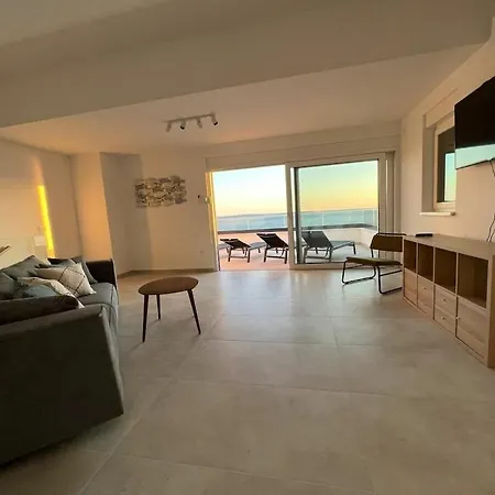 With 0 Bedrooms