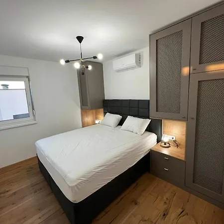 With 0 Bedrooms