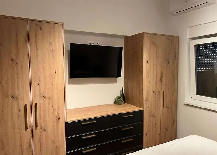 With 0 Bedrooms *